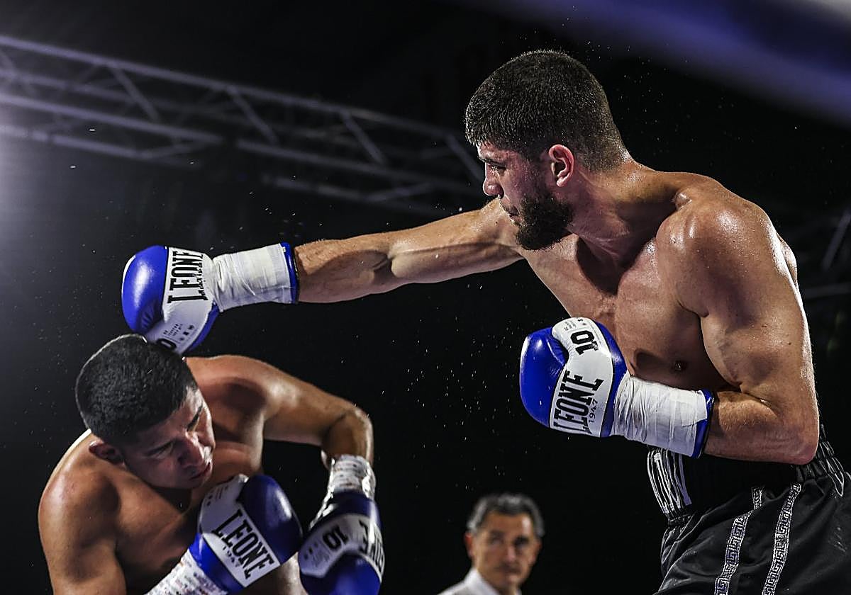 Gazi suelta su derecha durantesu último combate,en Fuenmayor.