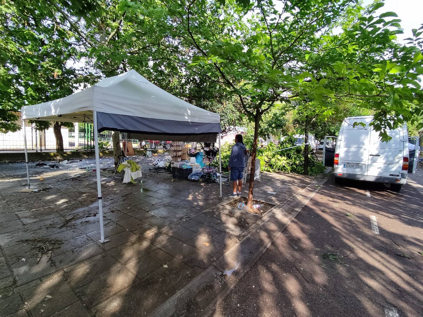Fotos | La tormenta destroza los puestos del recinto ferial de Logroño