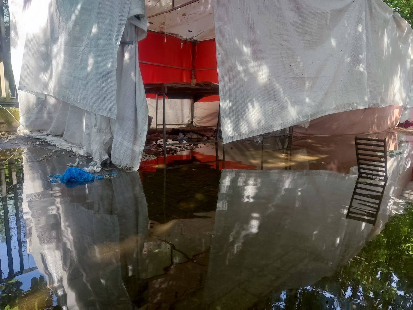Fotos | La tormenta destroza los puestos del recinto ferial de Logroño