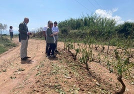 Visista de Noemí Manzanos y Daniel Osés a la zona afectada por la tormenta del miércoles.