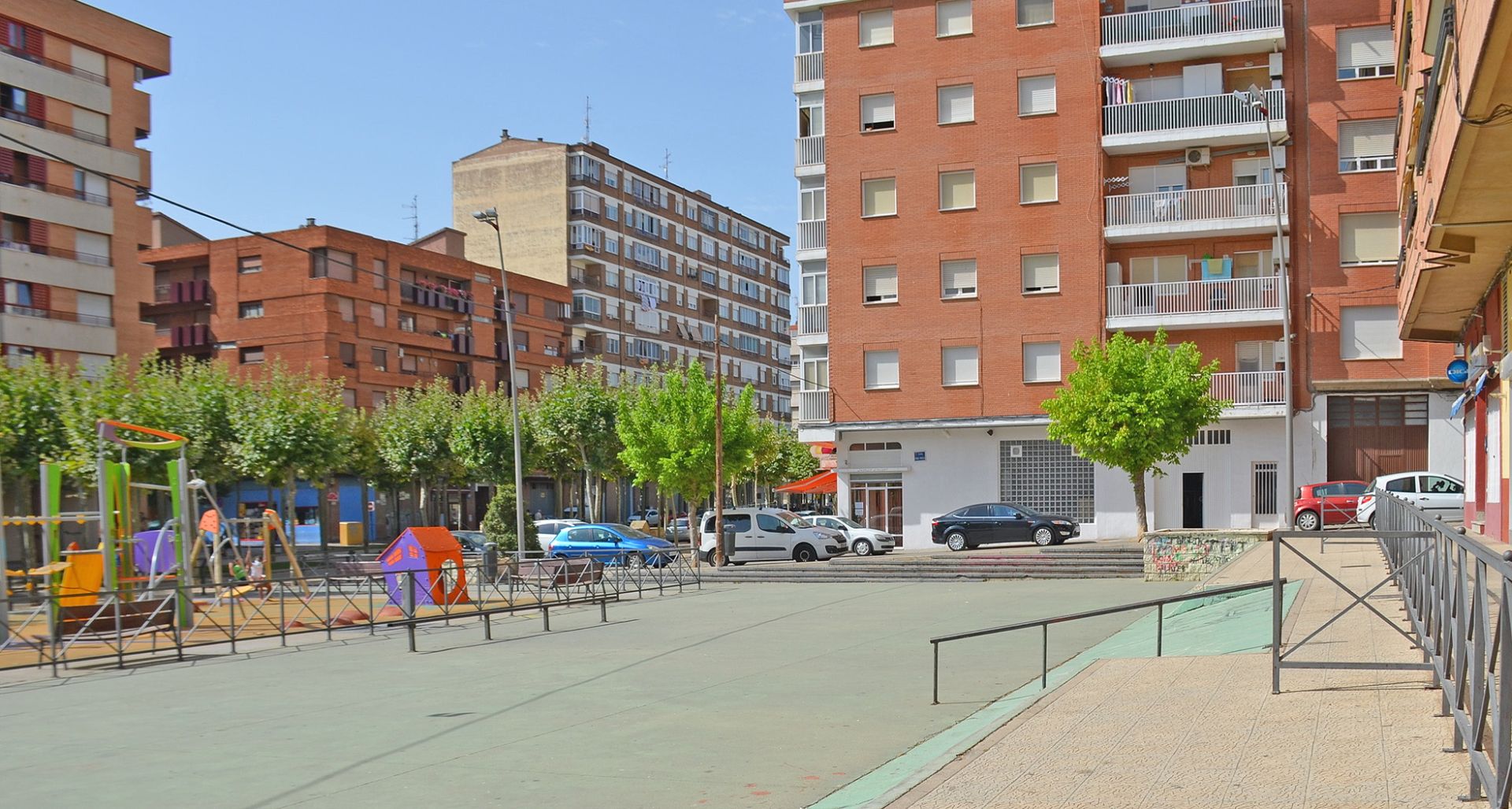 Plaza Monasterio de Yuso, en la que se ha desarrollado el operativo.