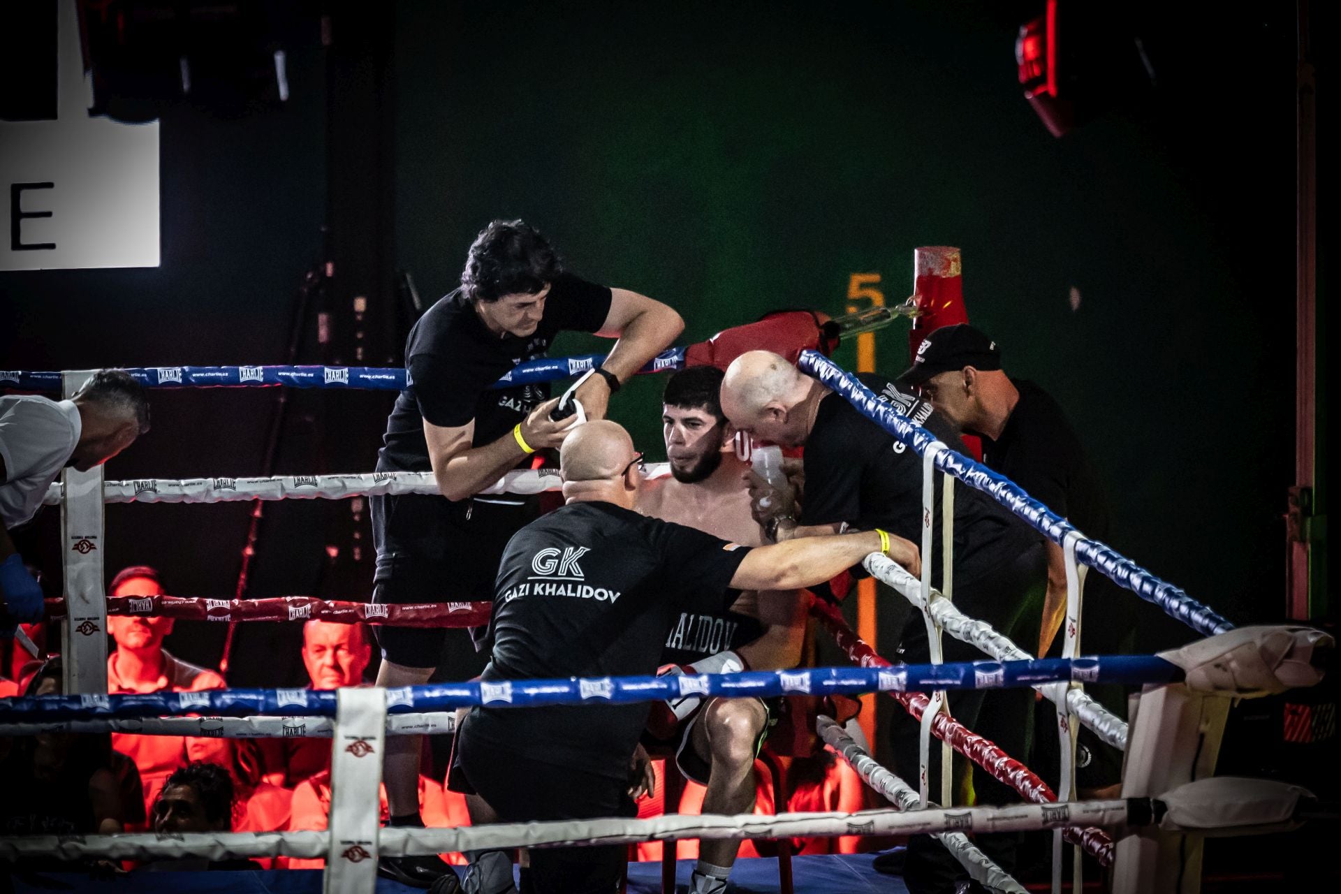 Una noche de boxeo en Las Gaunas