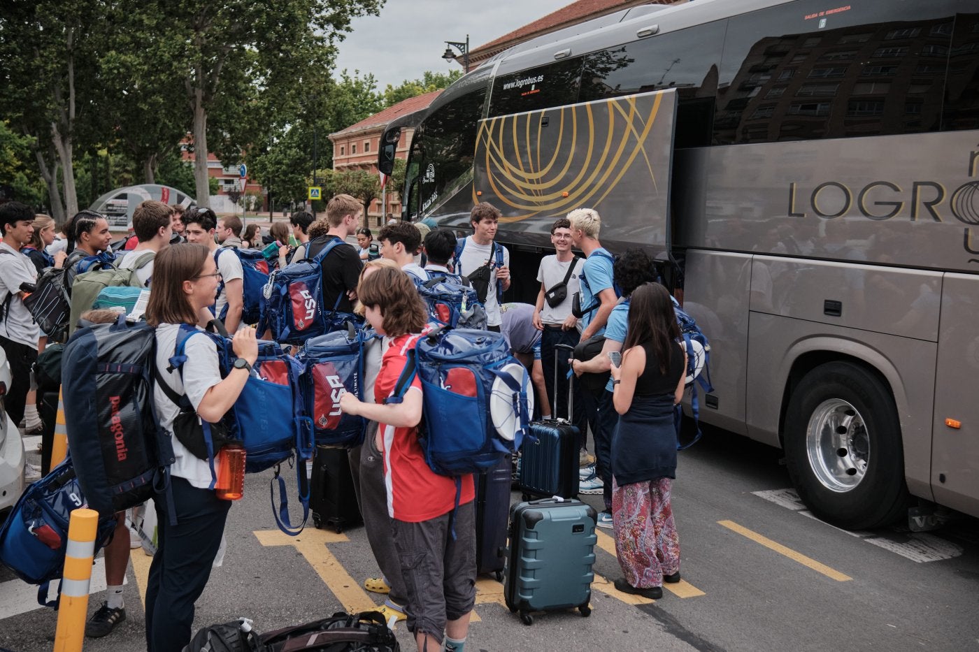 Llegada de la selección de Estados Unidos a Logroño, el domingo por la tarde.