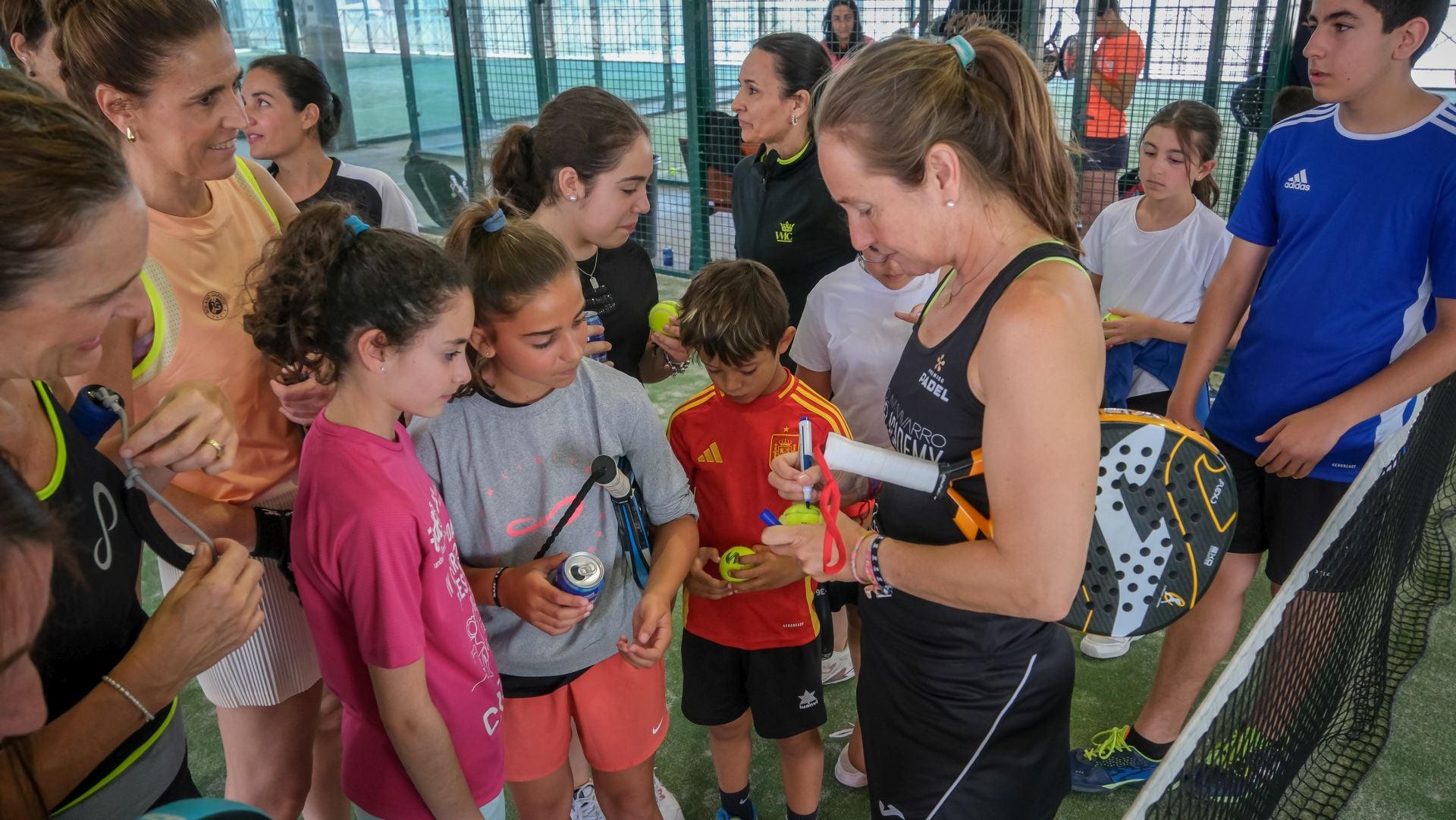 Las imágenes del clinic de pádel de Carolina Navarro en Calahorra
