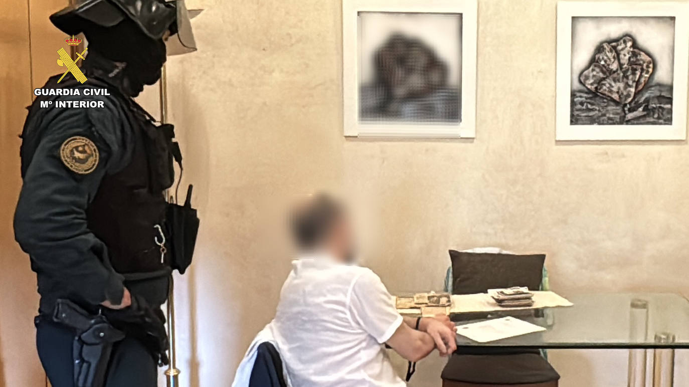 Las imágenes del operativo de la Guardia Civil en Calahorra