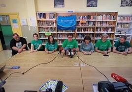 Representantes de la Plataforma por la Escuela Pública este miércoles durante la rueda de prensa de balance de curso.