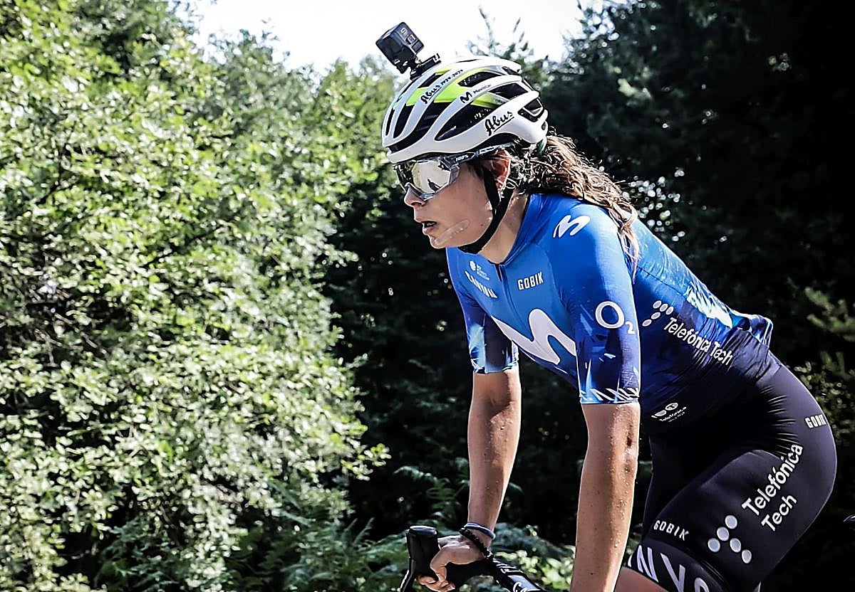 Sheyla Gutiérrez asciende Moncalvillo.