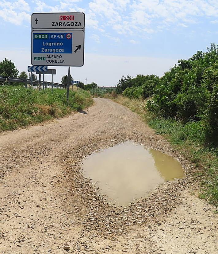 Imagen secundaria 2 - El Ayuntamiento alfareño externalizará el servicio de mantenimiento de caminos