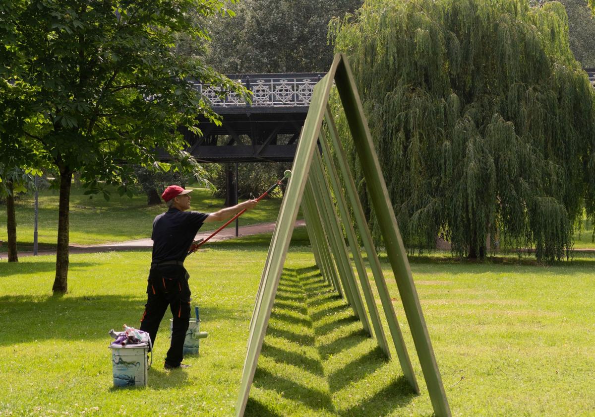 Instalación de los portugueses Andreia García y Diogo Aguilar en el Parque del Ebro.