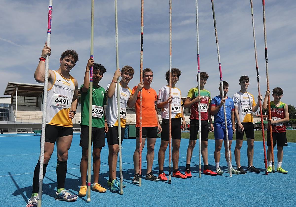 Participantes en la jabalina de las pruebas combinadas.