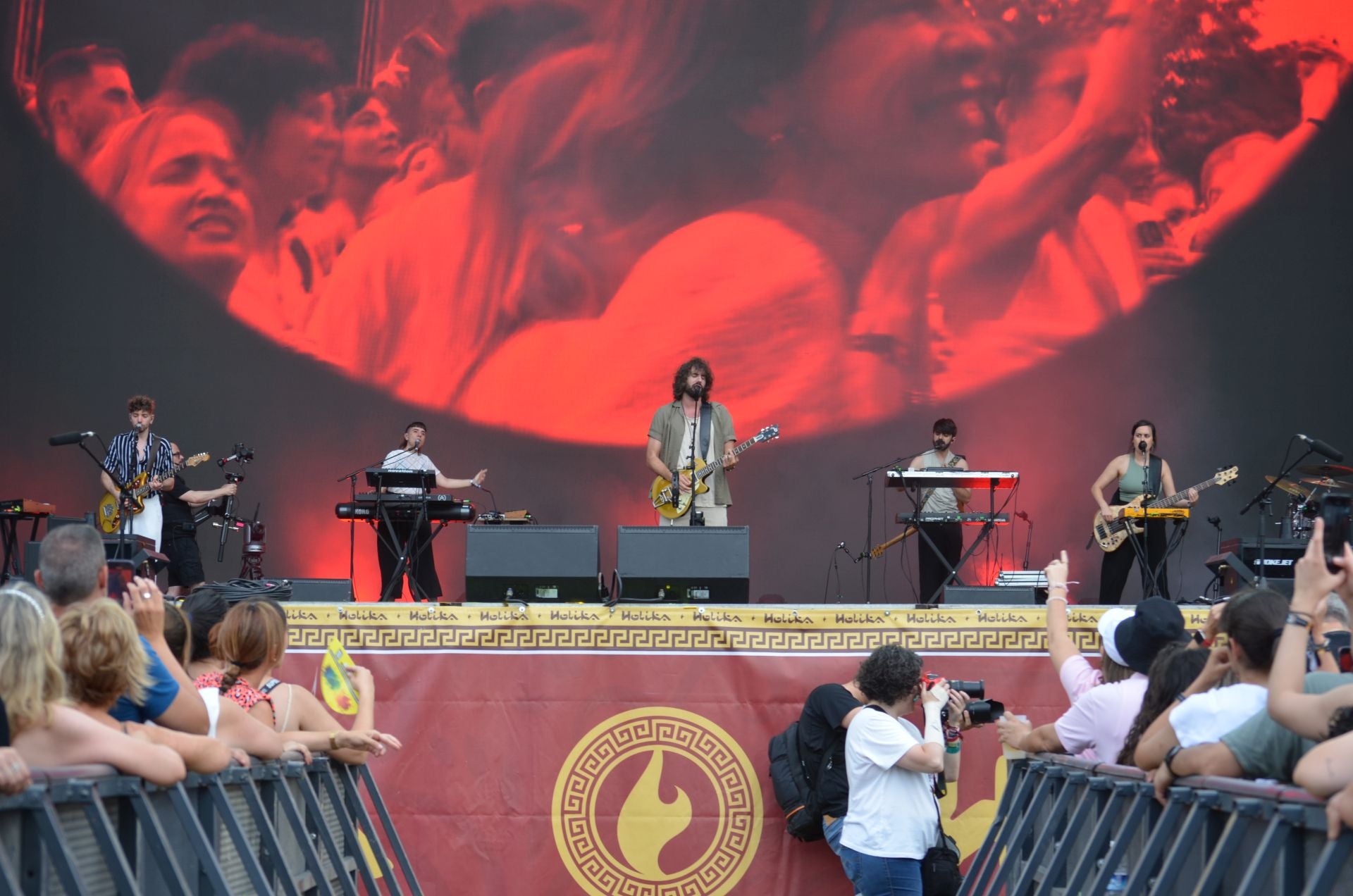 El público disfruta de los conciertos del sábado del Festival Gran Reserva