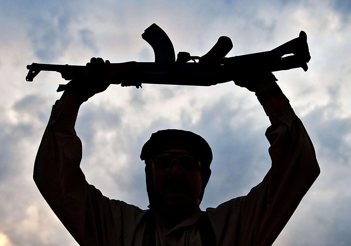 Más pistolas, menos profesores