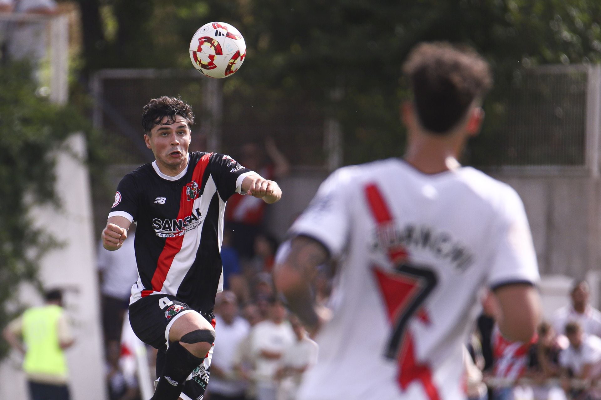El Varea pierde ante el Rayo y se despide del ascenso