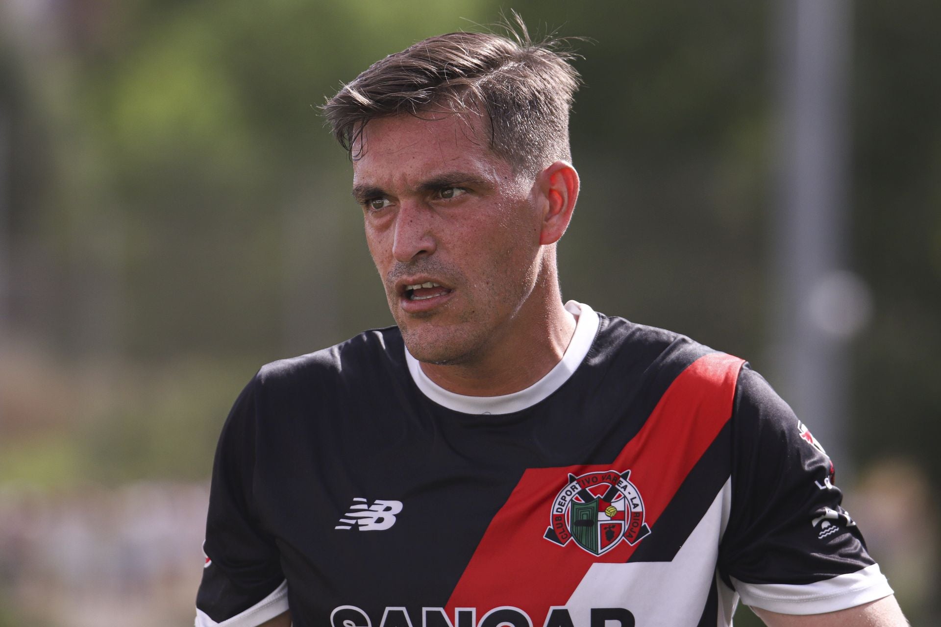 El Varea pierde ante el Rayo y se despide del ascenso