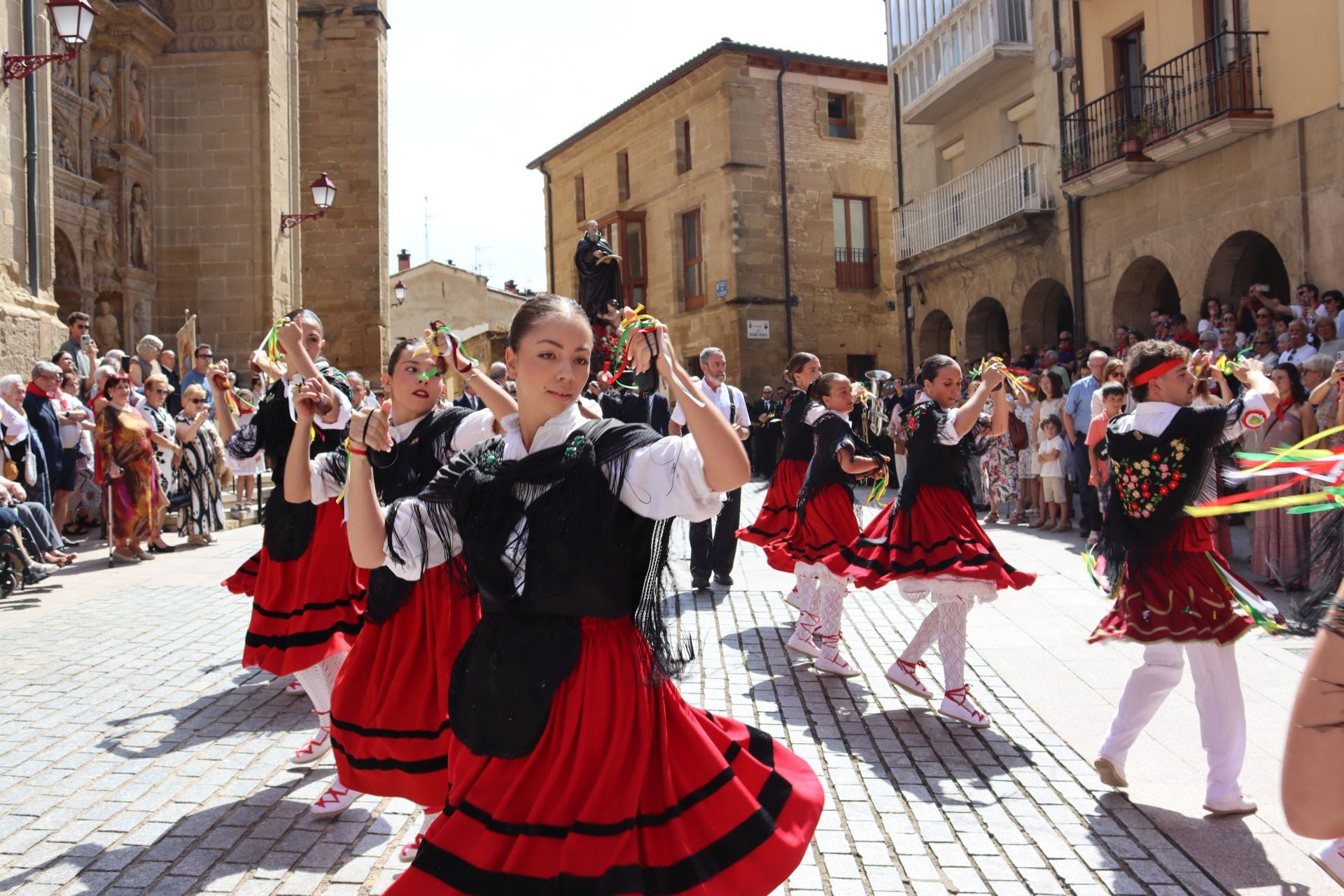 San Felices recorre las calles de Haro