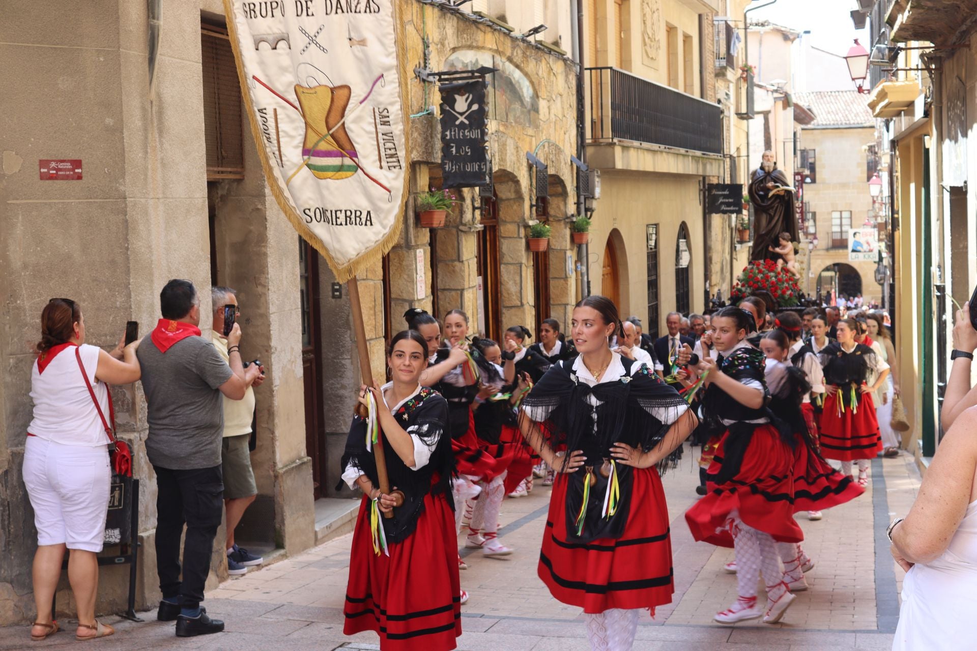 San Felices recorre las calles de Haro