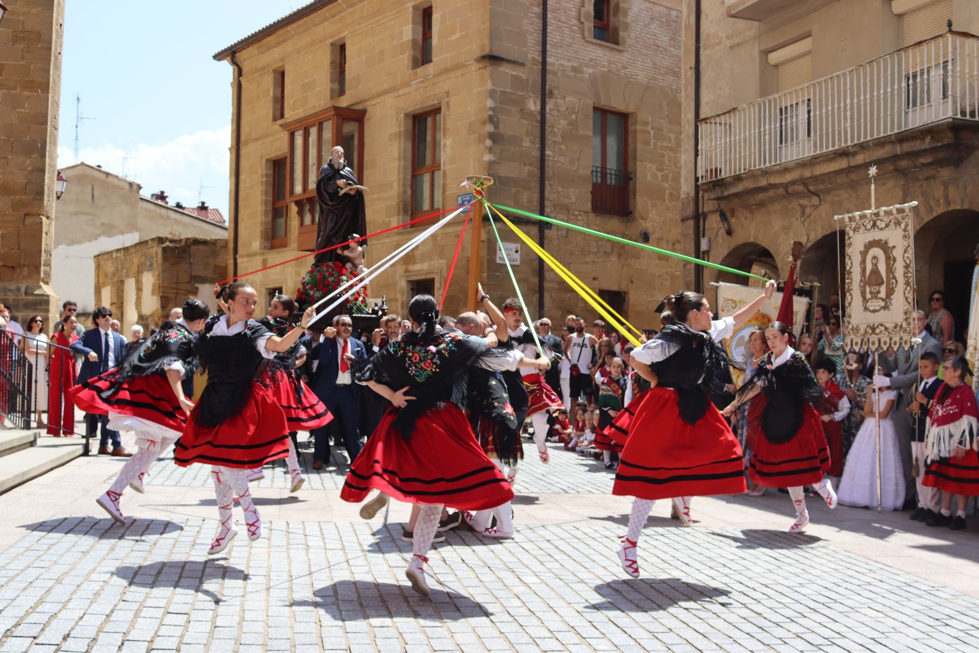 San Felices recorre las calles de Haro