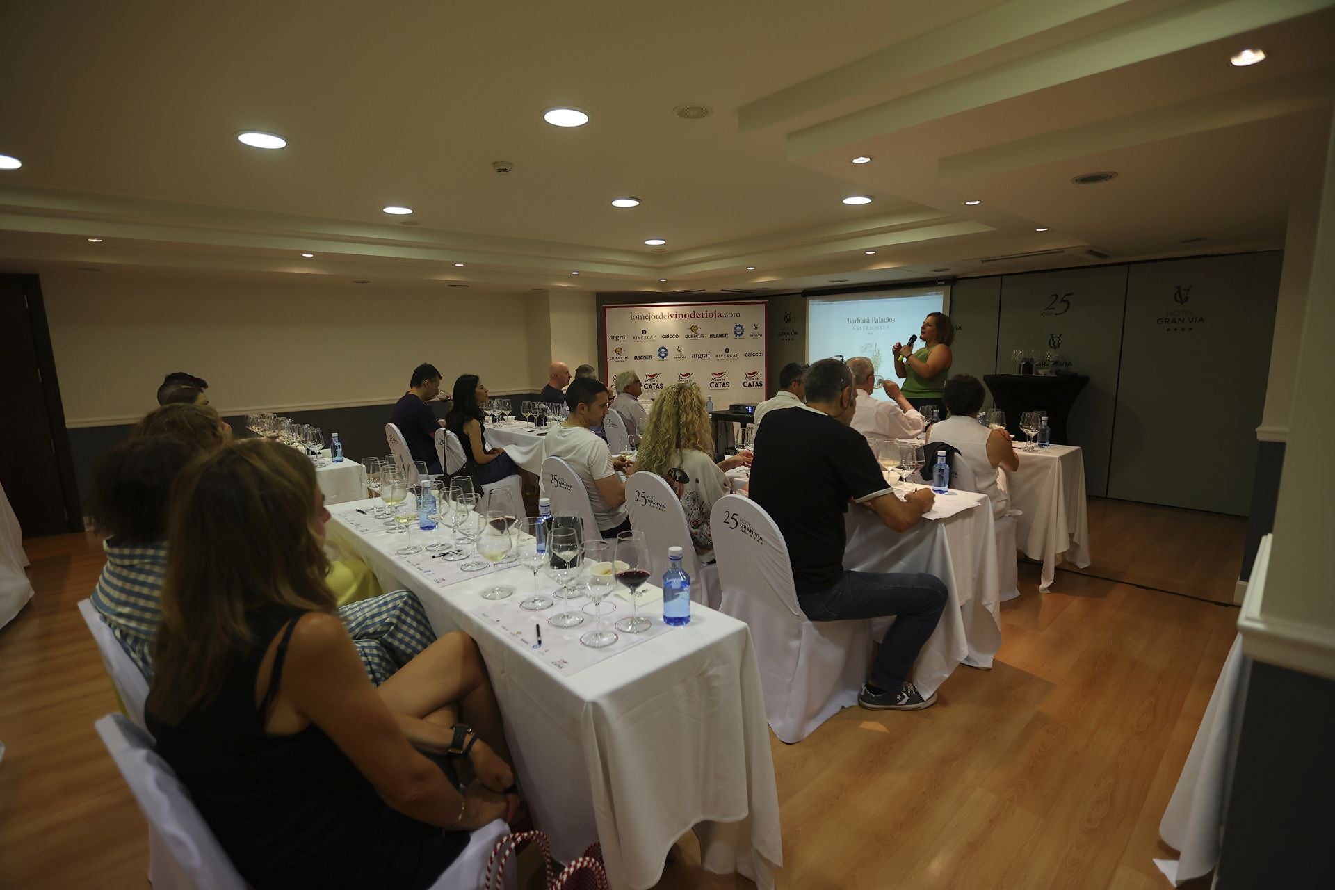 Bárbara Palacios presenta su colección de vinos para lomejordelvino