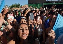 Numerosos jóvenes disfrutaron de los conciertos del jueves del festival Holika de Calahorra