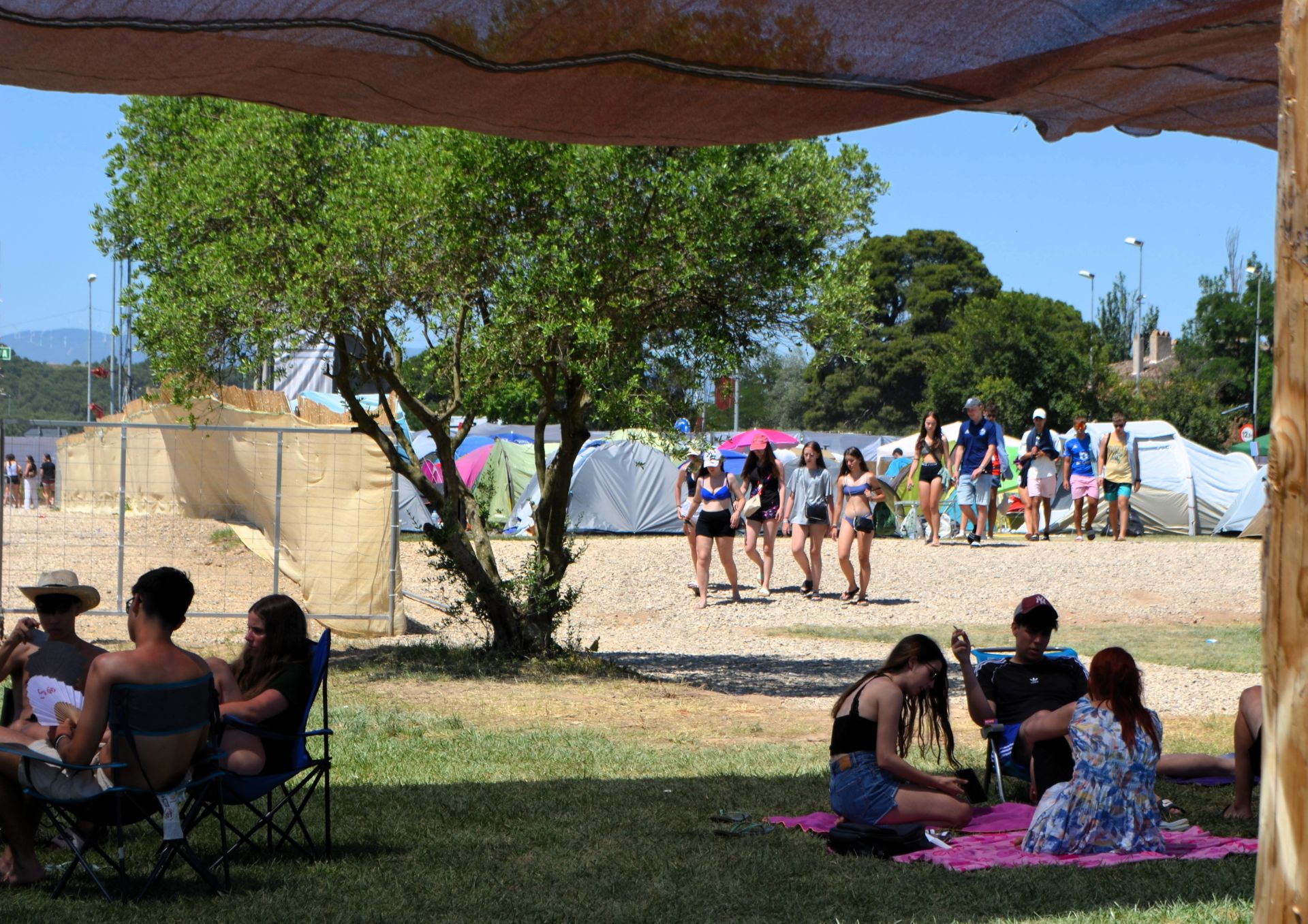 La acampada de los &#039;holikers&#039;