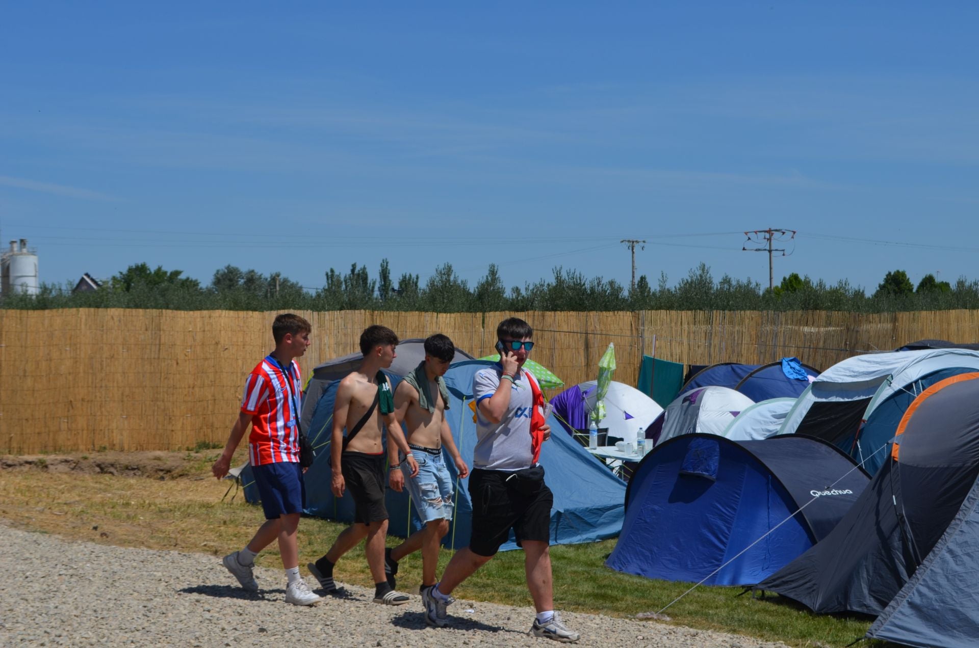 La acampada de los &#039;holikers&#039;