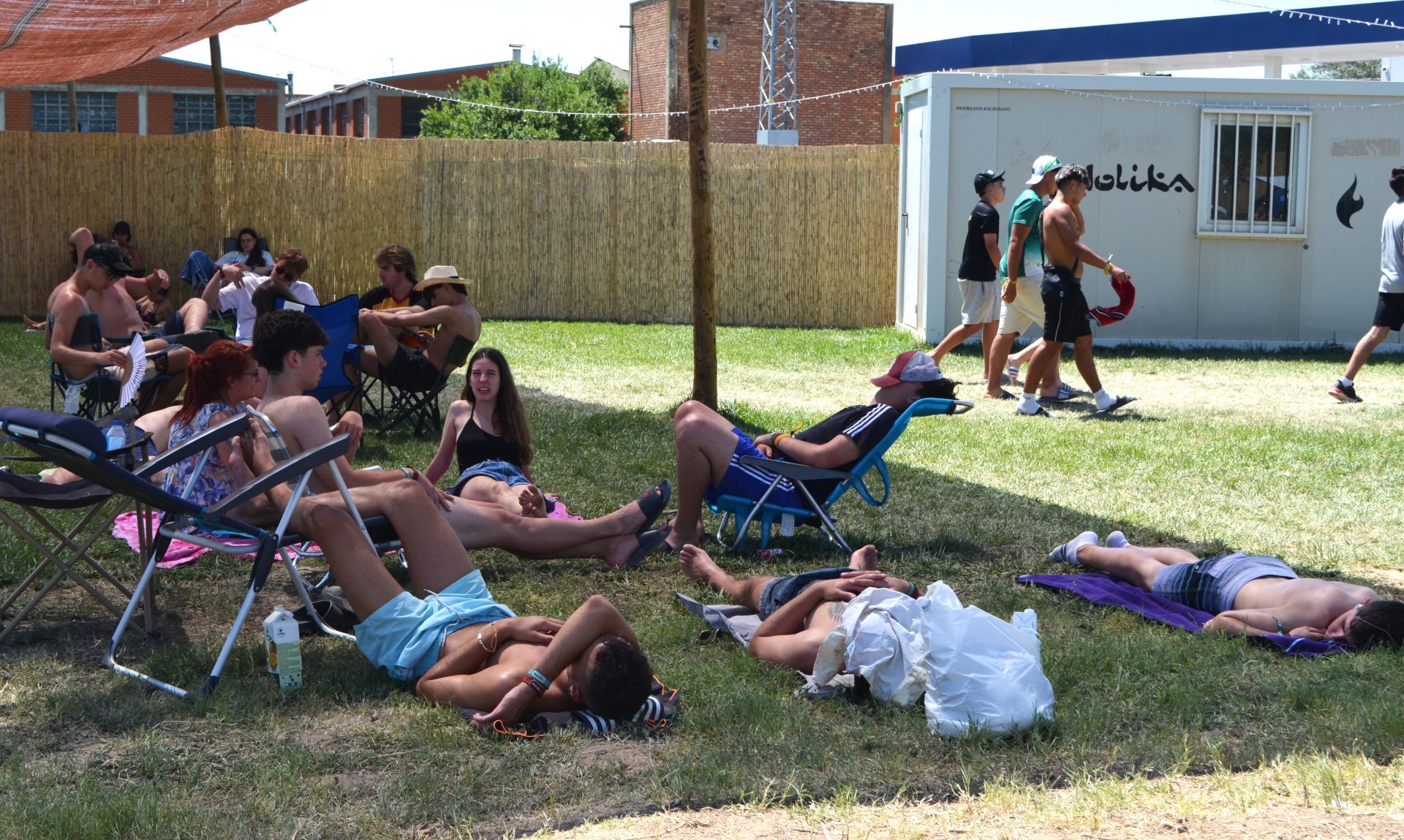 La acampada de los &#039;holikers&#039;