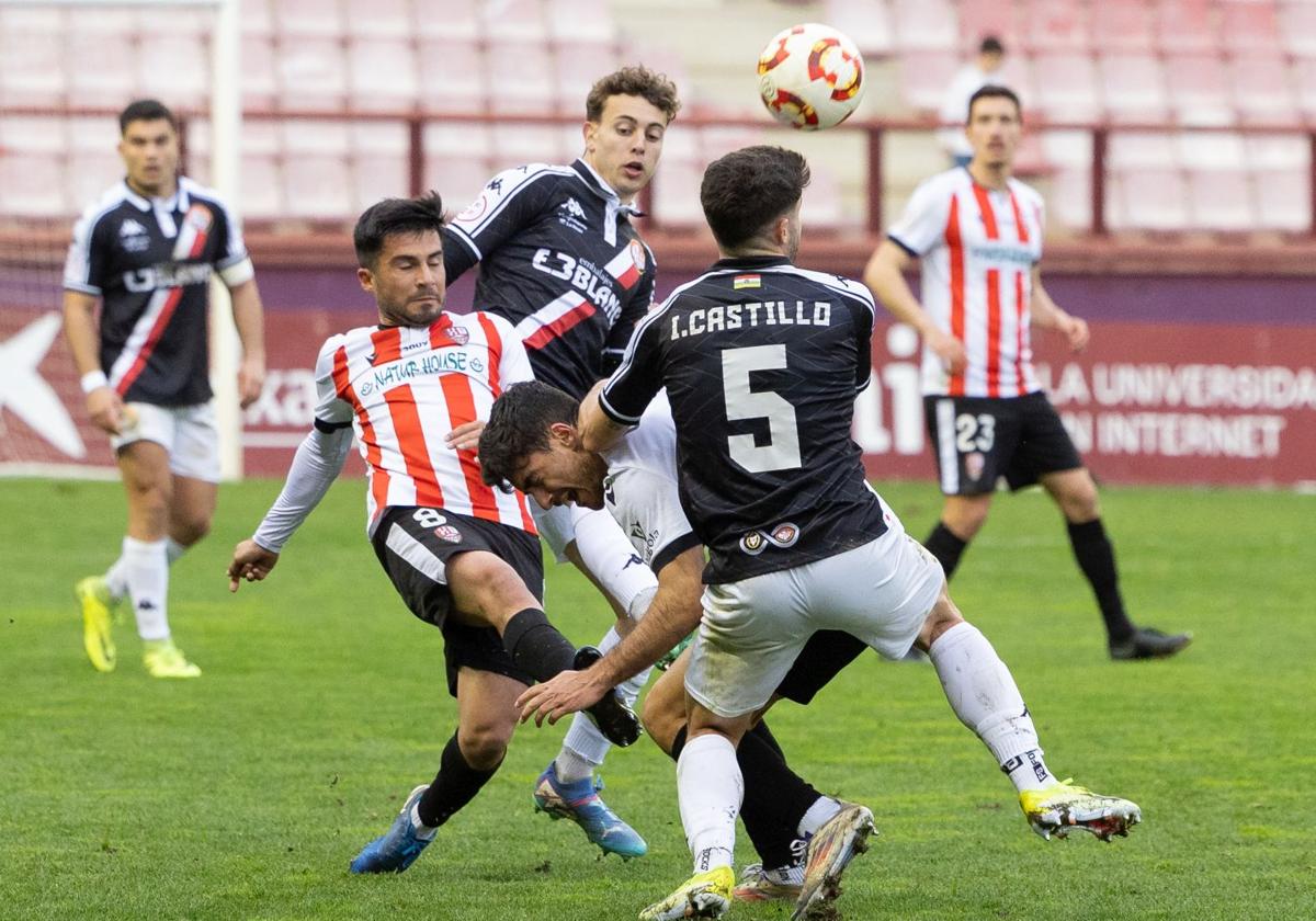 Partido que enfrentó a la UD Logroñés y la SD Logroñés en Las Gaunas.