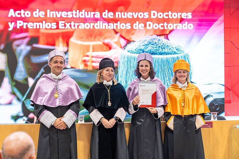 Las imágenes del acto de investidura de nuevos doctores en la UR