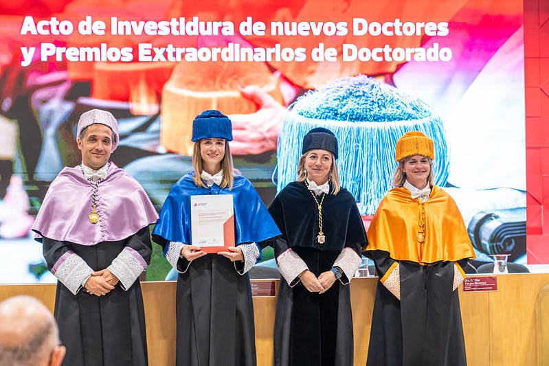Las imágenes del acto de investidura de nuevos doctores en la UR