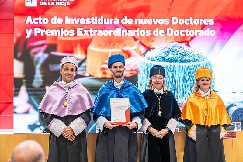 Las imágenes del acto de investidura de nuevos doctores en la UR