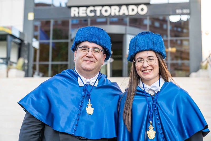 Las imágenes del acto de investidura de nuevos doctores en la UR