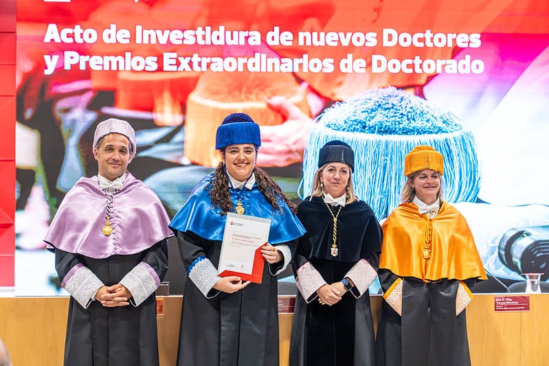 Las imágenes del acto de investidura de nuevos doctores en la UR