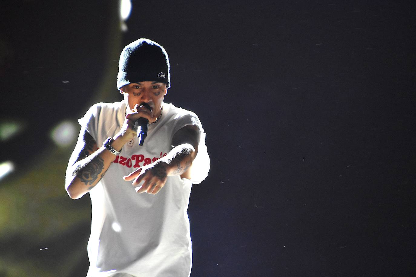 Duki, Timmy Trumpet y fuegos artificiales en el festival Holika