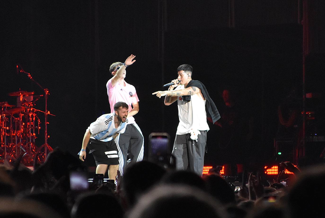 Duki, Timmy Trumpet y fuegos artificiales en el festival Holika