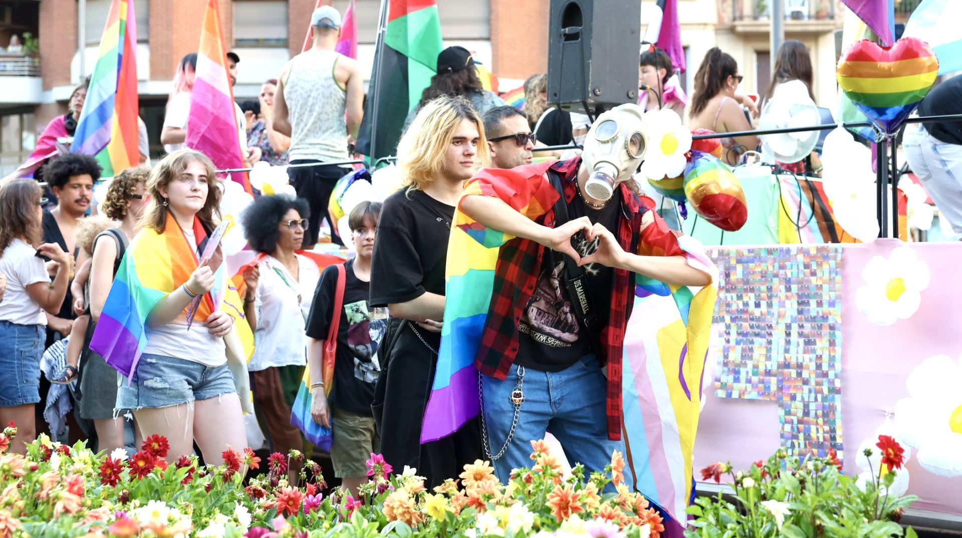 El colectivo LGTBIQ+ saca el Orgullo en las calles de Logroño