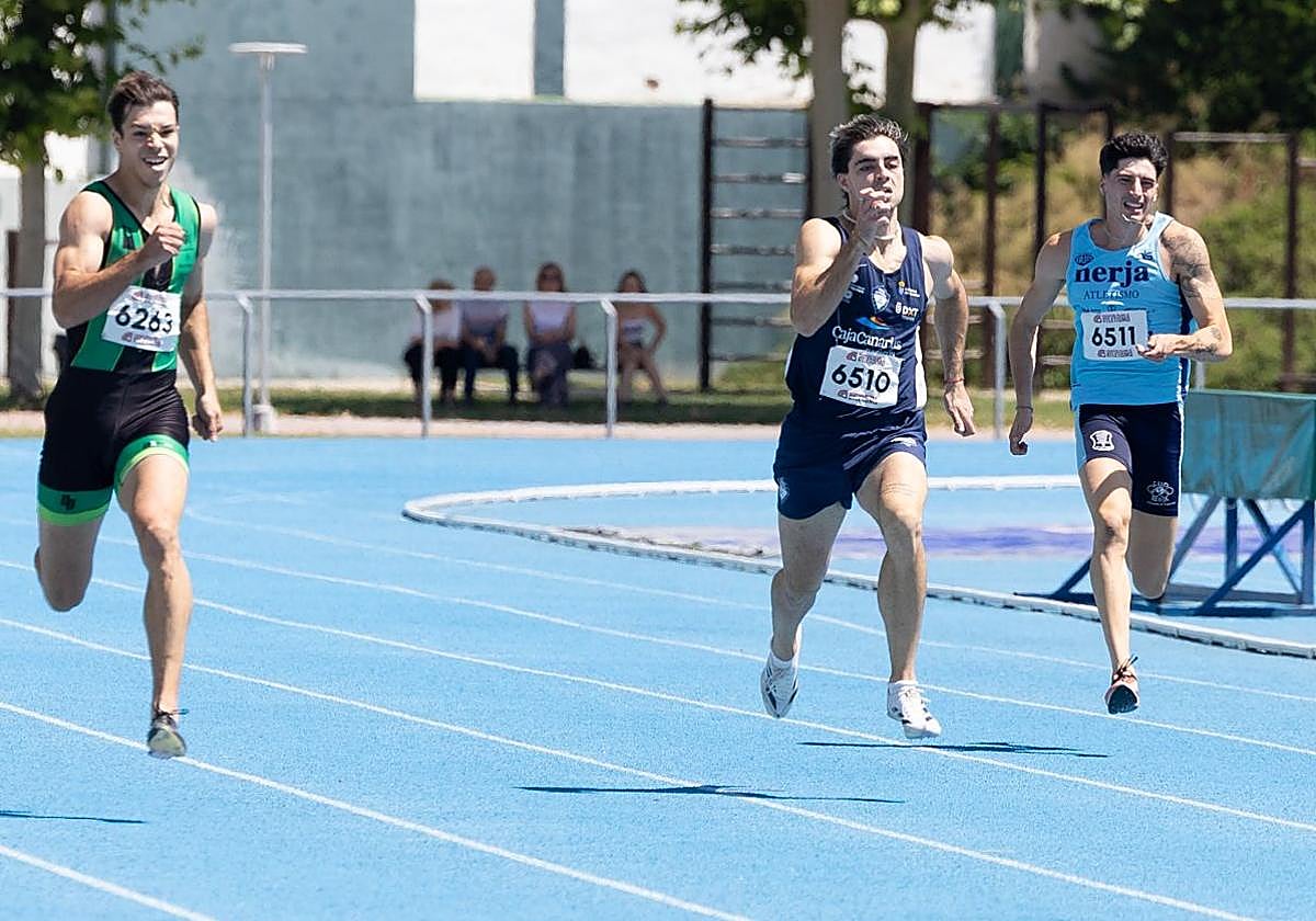 Carrera de 200 metros con Carlos Beltrán (6510) que fue el vencedor de la distancia.