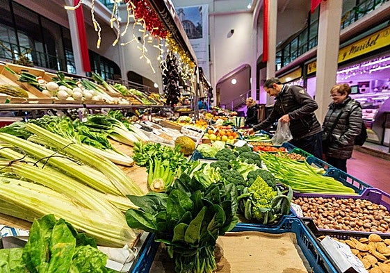 Verduras y hortalizas en la plaza de abastos logroñesa.
