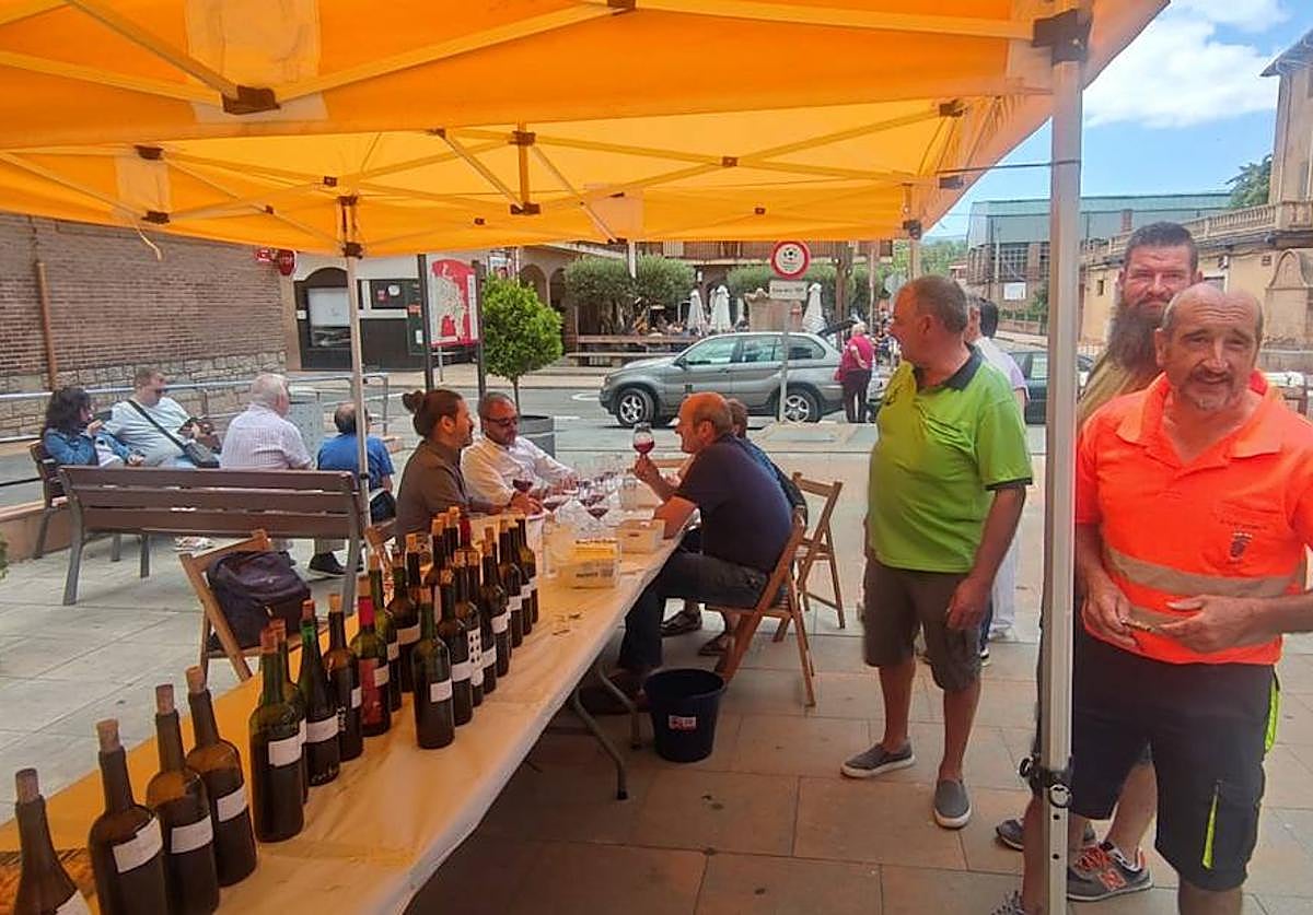 Edición anterior del concurso de vinos familiares en Quel.