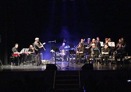 La Rioja Big Band en su actuación ayer en el Real Teatro de Ezcaray.