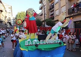 La carroza de Cruz Roja Alfaro, en el desfile del 14 de agosto del año pasado.