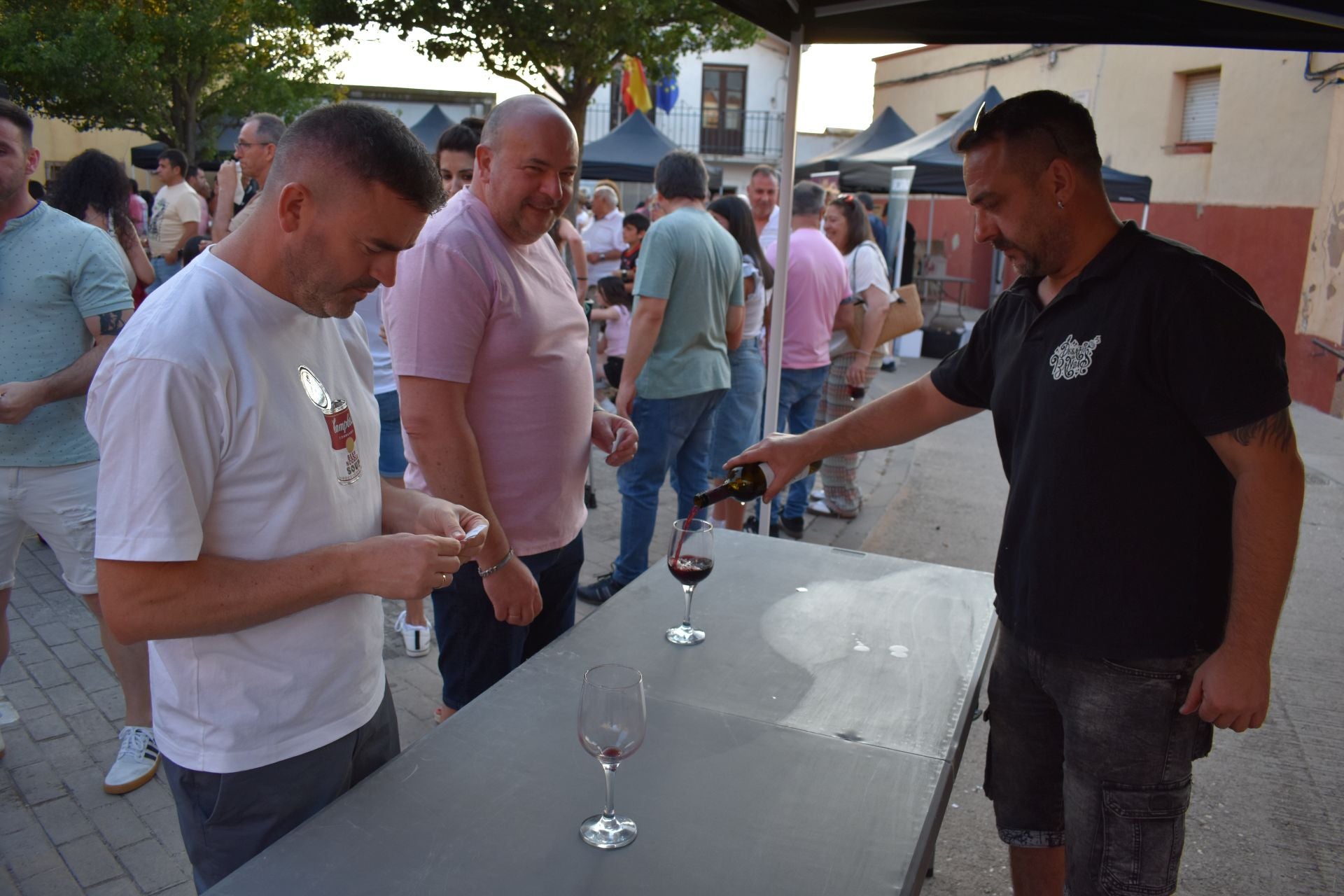 Fiesta del vino con música de Sabina en Ausejo