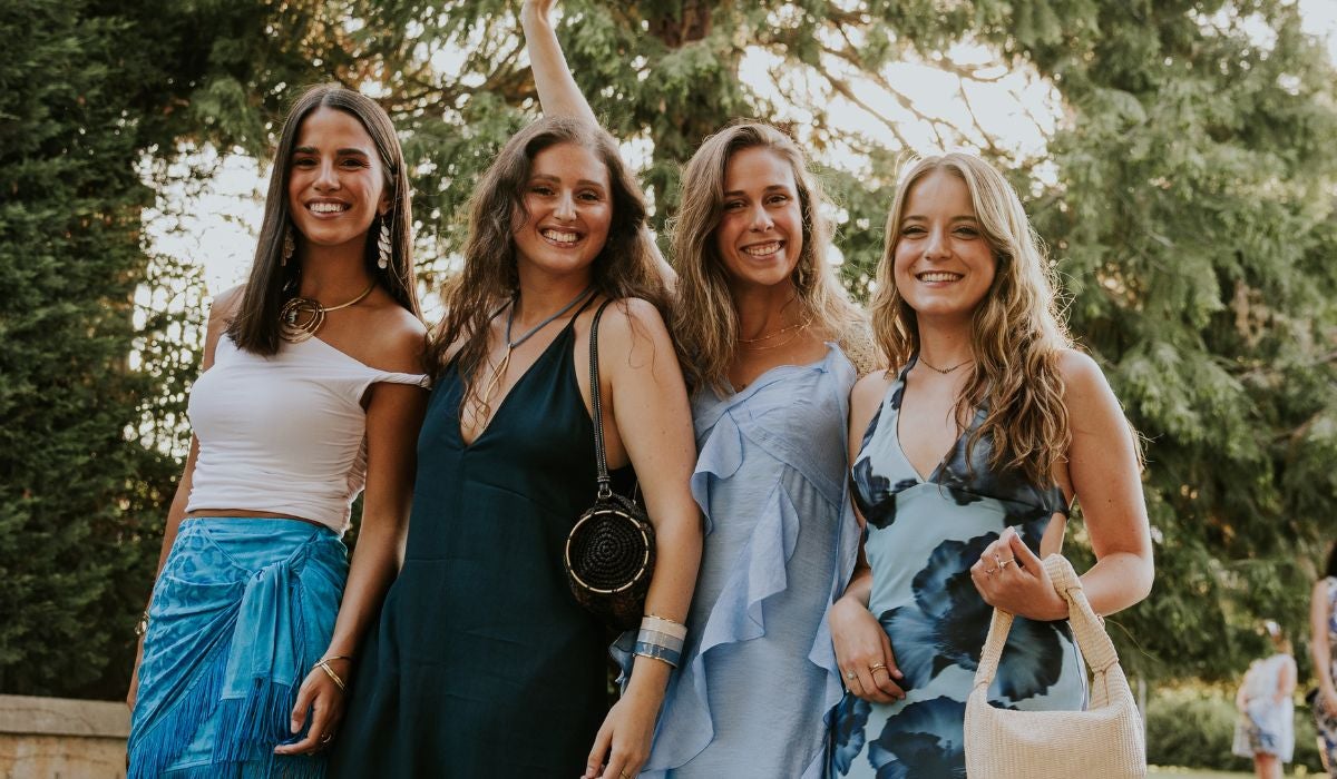 Imagen secundaria 2 - Disfrutando de la fiesta