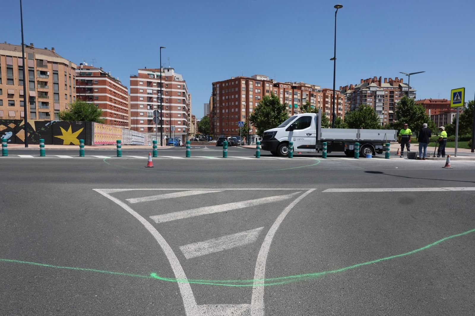 Operacios del Parque Municipal de Servicios, en el cruce entre Hermanos Hircio y Miguel Delibes, este miércoles.