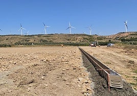 Primeras obras para la construcción del nuevo campo de fútbol en las pistas de atletismo de Calahorra.
