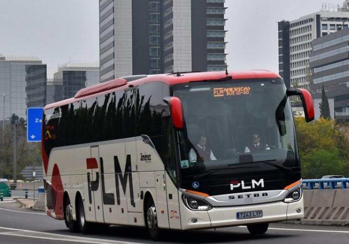 Autobús de PLM en Madrid.