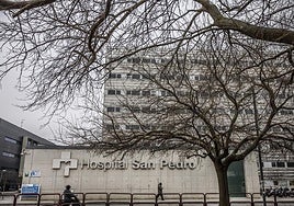 Trasladados al San Pedro por caídas una ciclista y un conductor de un patinete