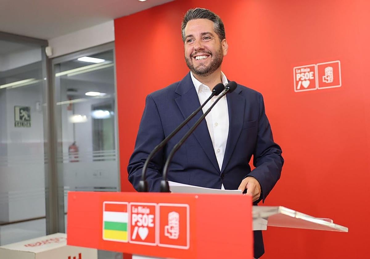 Javier García durante la rueda de prensa de este viernes