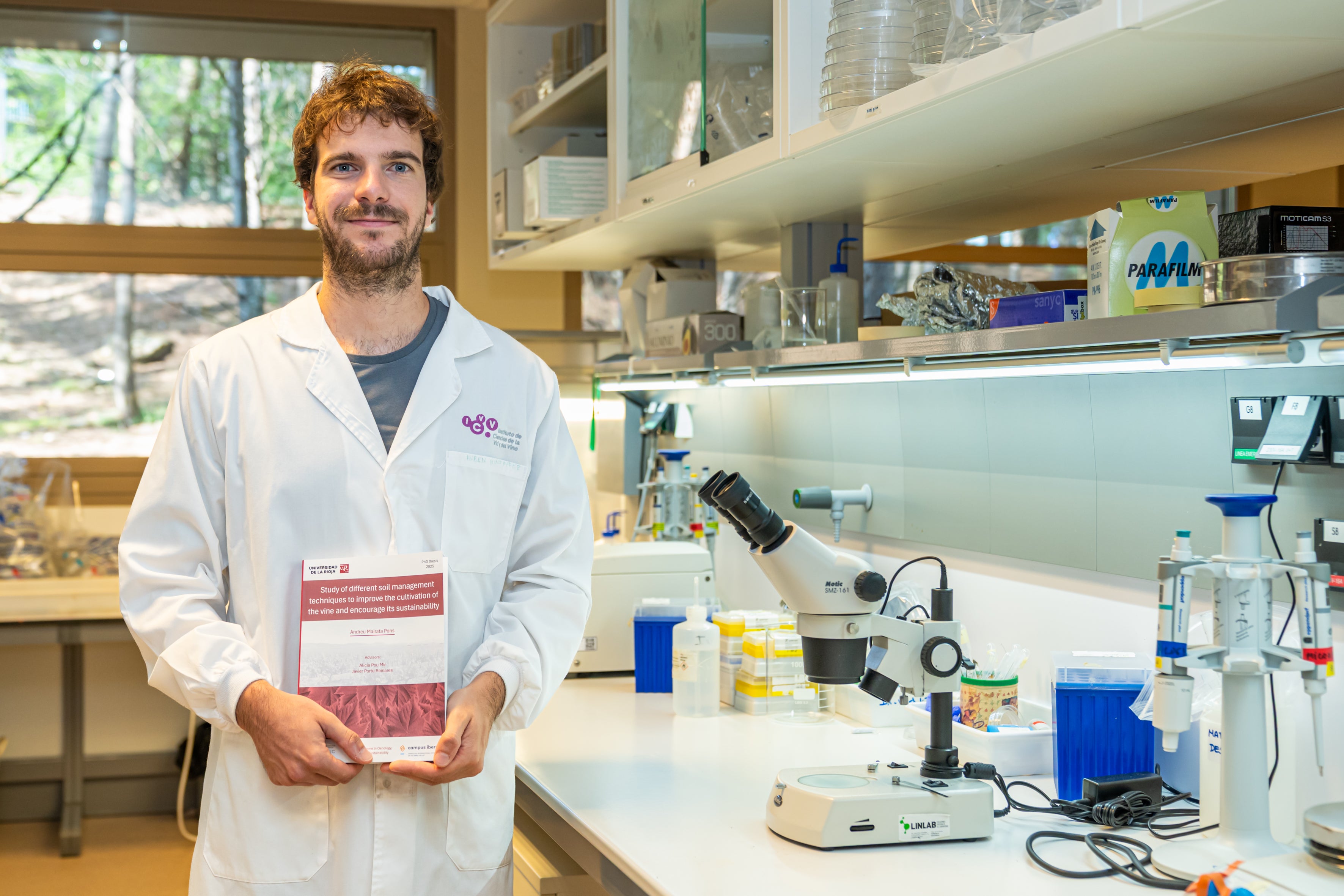El nuevo doctor Andreu Mairata, con sus tesis sobre los acolchados orgánicos.