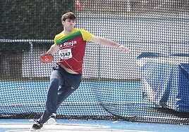 Marcos Moreno, lanzando el pasado otoño, en el Adarraga.