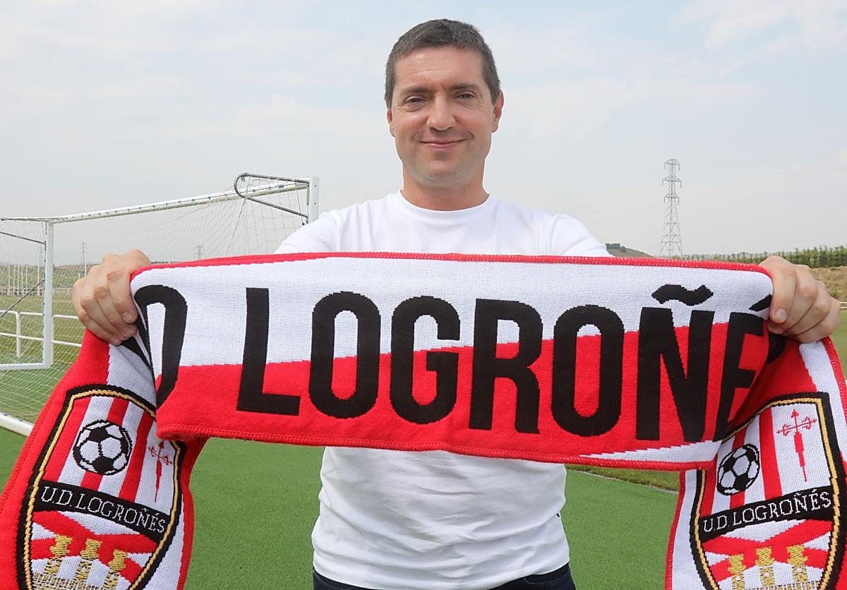 Unai Mendia, técnico de la UD Logroñés, el día de su presetación.